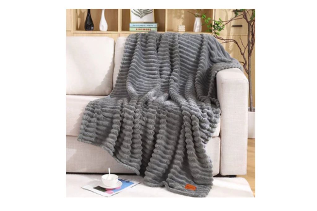 averydecor.us legit or scam?