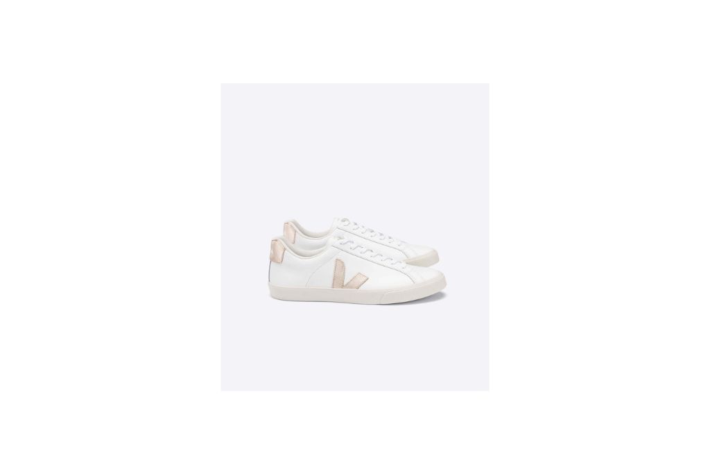 vejasneakersstorecanada Review {2023}: Is vejasneakersstorecanada.com Legit or a Scam?